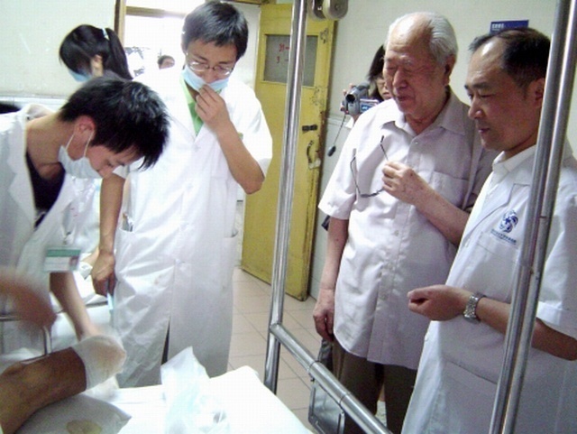 中国医师节，京万红致敬最可爱的人